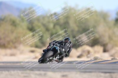 media/Dec-07-2025-CVMA (Sun) [[3e7d2de5dc]]/Race 12- Formula 40 MW and LW/